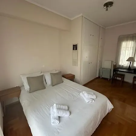 Plaka Flat With View Of Acropolis * Athens